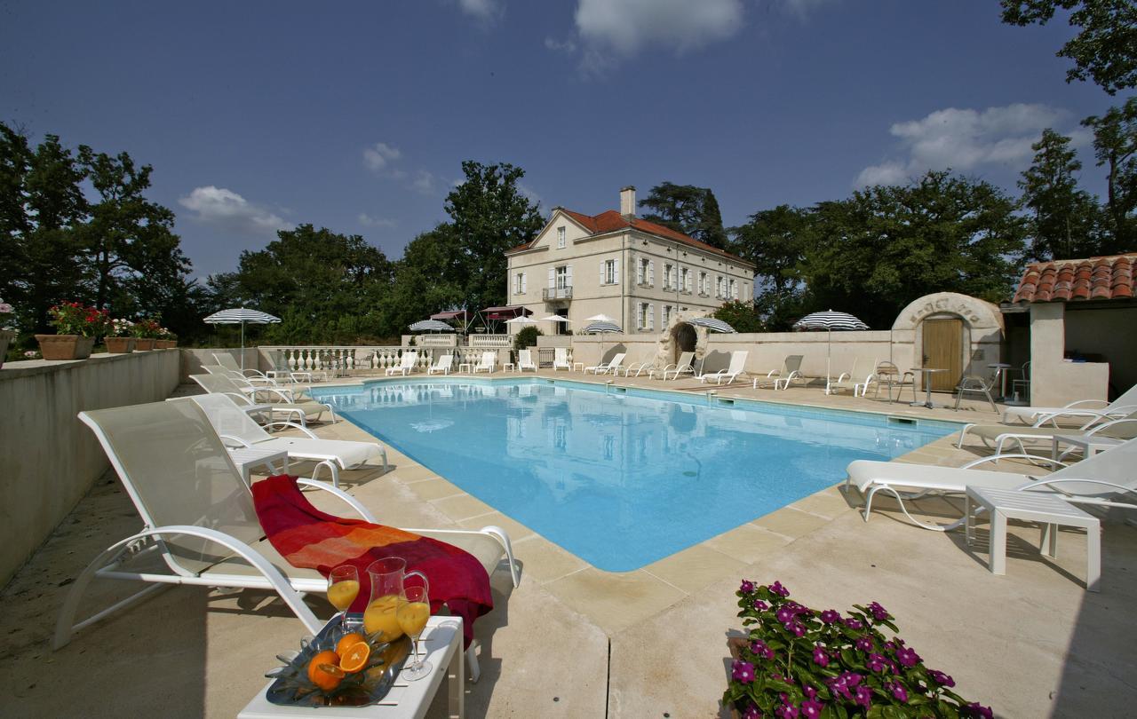 Le Manoir Saint Jean Hotel Exterior photo